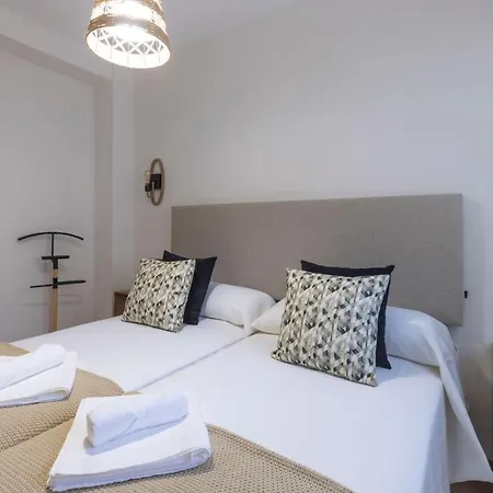 El Piso De Pilar アパート リャネス